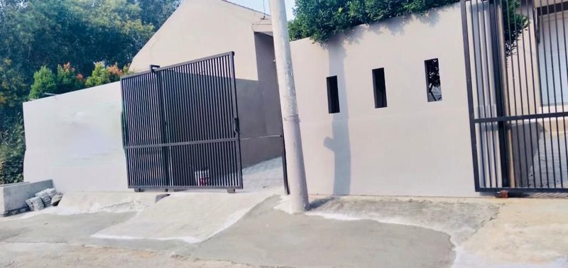 Dijual Rumah Lokasi Strategis ada 7 Pintu Kontrakan di Dalamnya dengan 1 KT 1 KM Sertifikat SHM