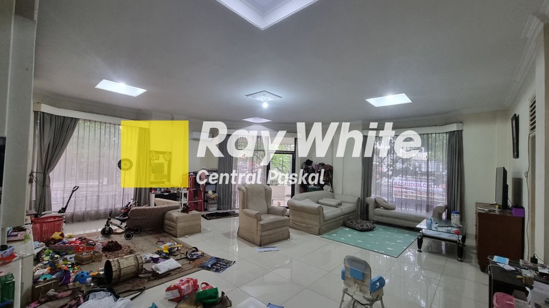 Rumah Cocok Untuk Usaha (hoek) di Moh Toha Bandung