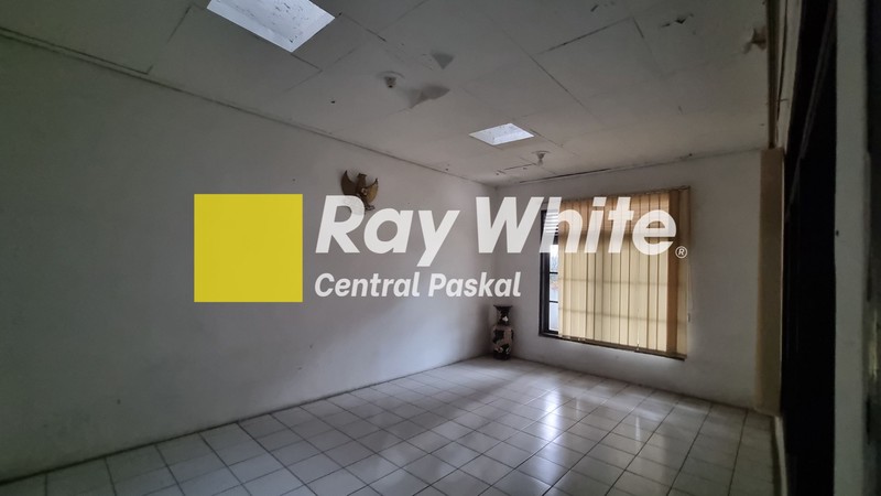 Rumah Cocok Untuk Usaha (hoek) di Moh Toha Bandung