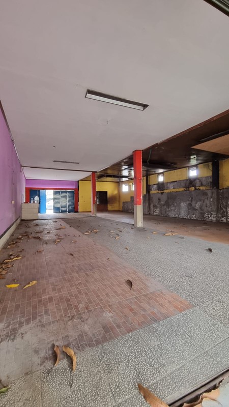 Ruang Usaha Siap Pakai LT 450 m2 LB 466 m2 dan Lokasi Strategis @Pondok Jagung, Tangerang Selatan