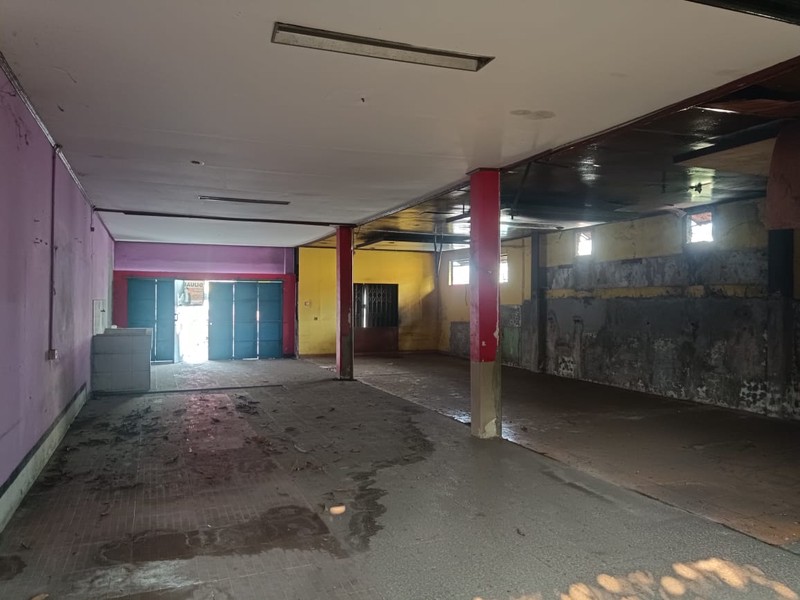Ruang Usaha Siap Pakai LT 450 m2 LB 466 m2 dan Lokasi Strategis @Pondok Jagung, Tangerang Selatan