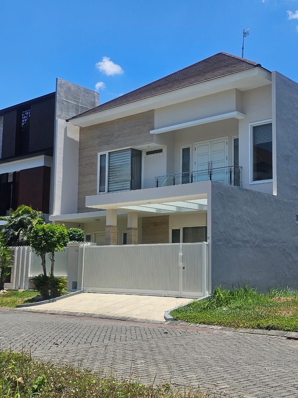 Dijual rumah mewah modern Golf avenue surabaya barat ( Modern desain )