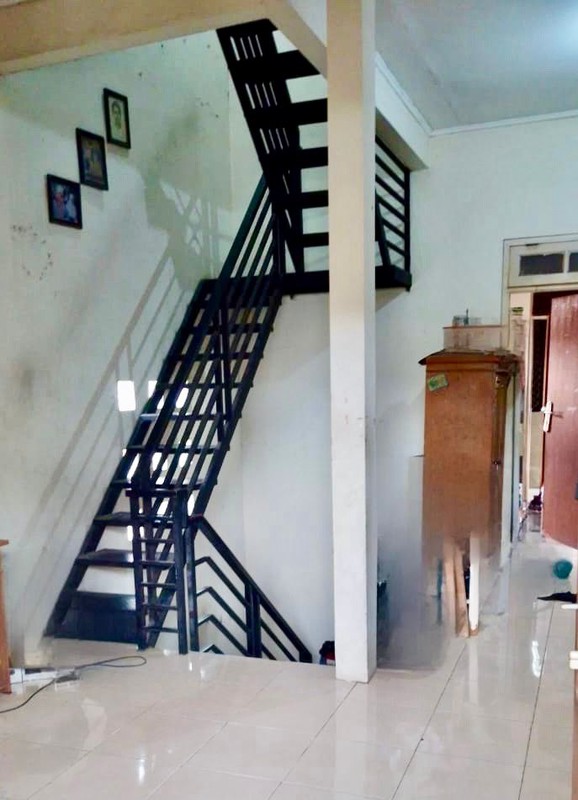 Rumah 2½ Lantai Siap Huni dengan Hunian Nyaman dan Asri @Jakarta Selatan