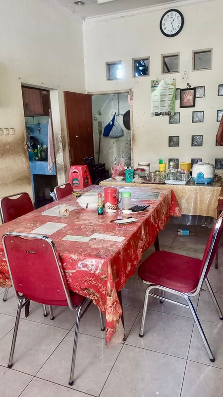 Rumah 2½ Lantai Siap Huni dengan Hunian Nyaman dan Asri @Jakarta Selatan
