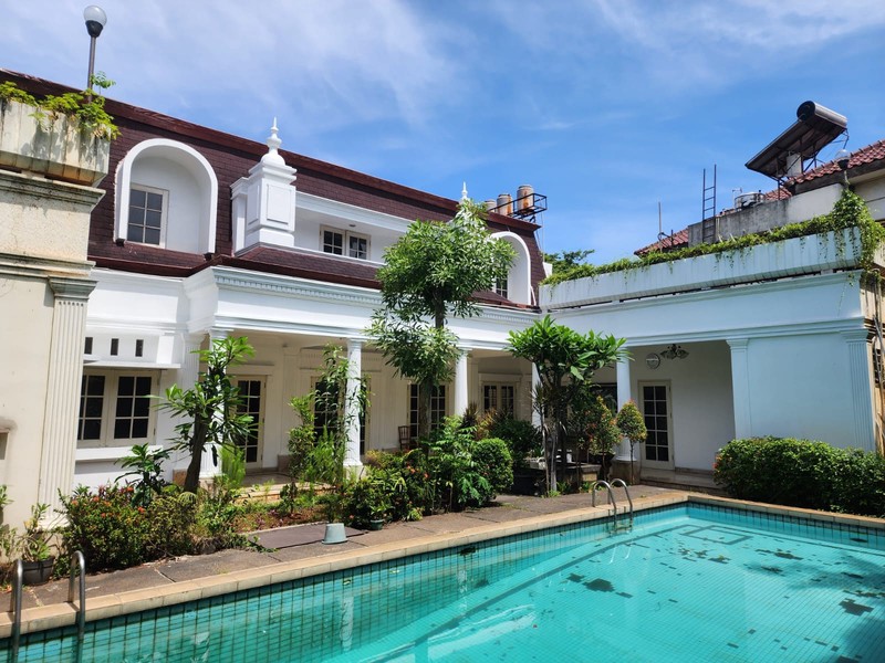 Rumah Hunian 5BR Di Daerah Kebayoran Lama, Jakarta Selatan