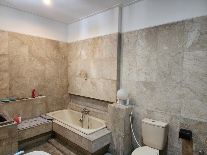 Rumah Hunian 5BR Di Daerah Kebayoran Lama, Jakarta Selatan