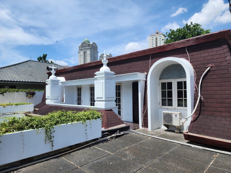 Rumah Hunian 5BR Di Daerah Kebayoran Lama, Jakarta Selatan