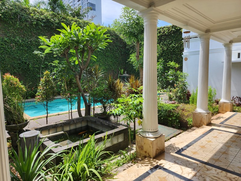Rumah Hunian 5BR Di Daerah Kebayoran Lama, Jakarta Selatan