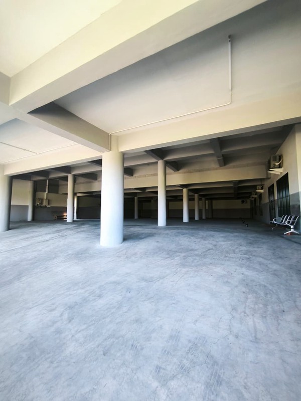 DISEWAKAN BANGUNAN BARU GRESS RUANGAN SERBAGUNA/HALL JALAN RAYA JELIDRO KOMERSIAL AREA SURABAYA BARAT