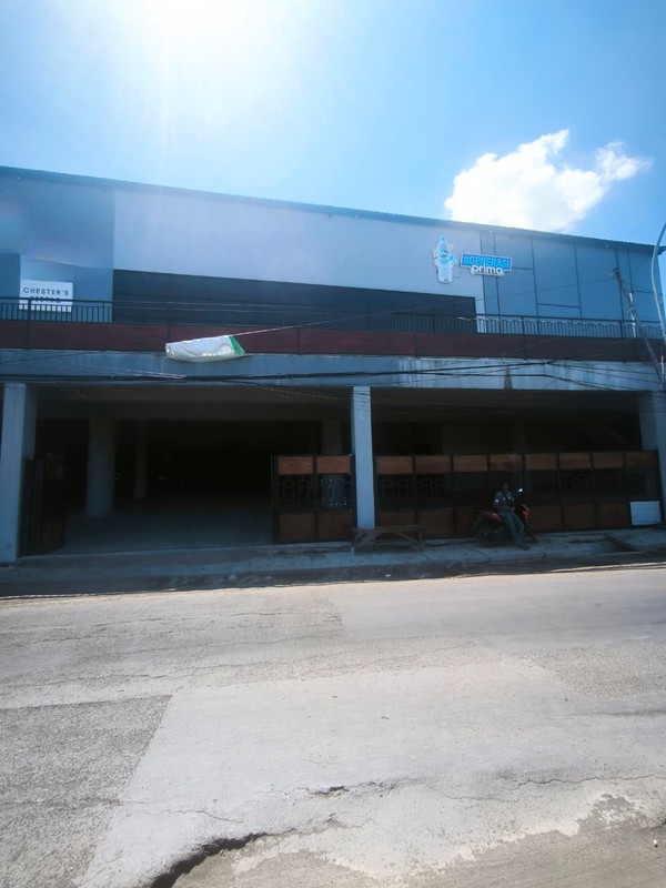 DISEWAKAN BANGUNAN BARU GRESS RUANGAN SERBAGUNA/HALL JALAN RAYA JELIDRO KOMERSIAL AREA SURABAYA BARAT
