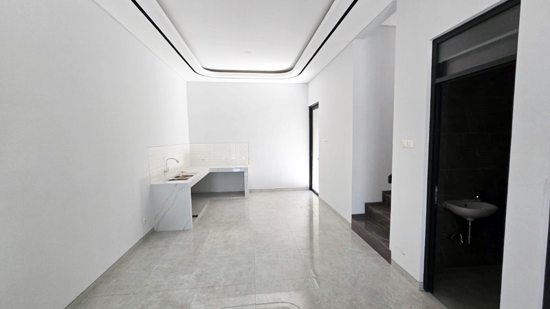 Rumah Baru Gress !!! di Manyar Tirtoyoso Utara Surabaya Timur, Minimalis, 2 Lantai... SUDAH READY BURUANN !!!