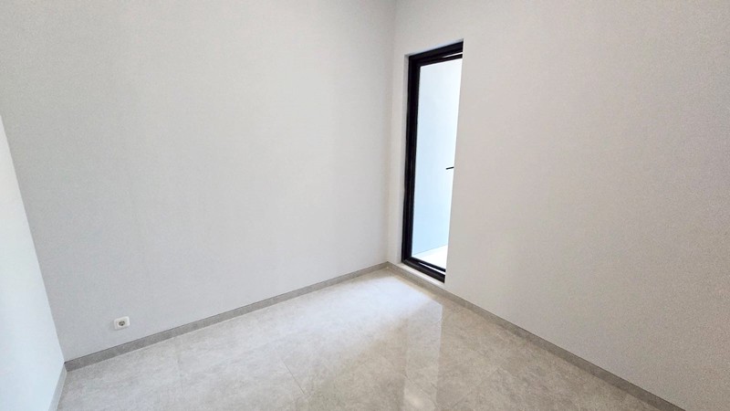 Rumah Baru Gress !!! di Manyar Tirtoyoso Utara Surabaya Timur, Minimalis, 2 Lantai... SUDAH READY BURUANN !!!