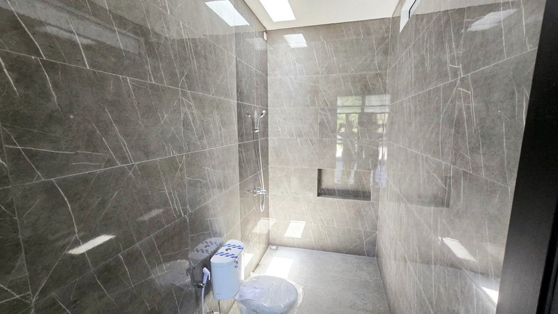 Rumah Baru Gress !!! di Manyar Tirtoyoso Utara Surabaya Timur, Minimalis, 2 Lantai... SUDAH READY BURUANN !!!