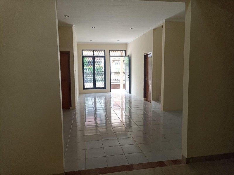 Disewakan Rumah 2 lantai di Wisma Cakra Cinere Depok