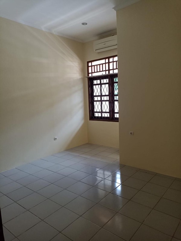 Disewakan Rumah 2 lantai di Wisma Cakra Cinere Depok