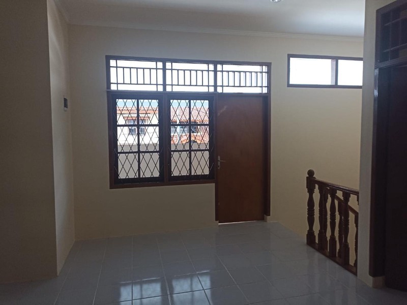 Disewakan Rumah 2 lantai di Wisma Cakra Cinere Depok