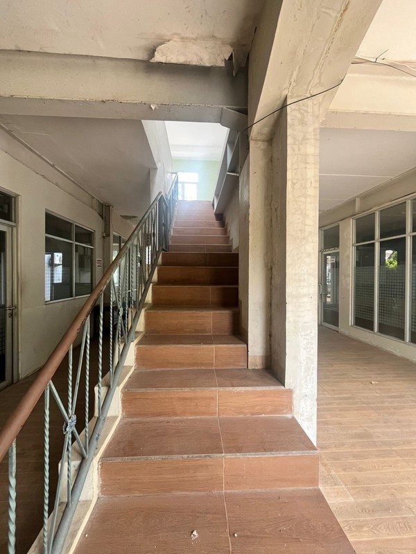 Dijual Gedung Bekas Sekolah dengan halaman luas lokasi di Pamulang