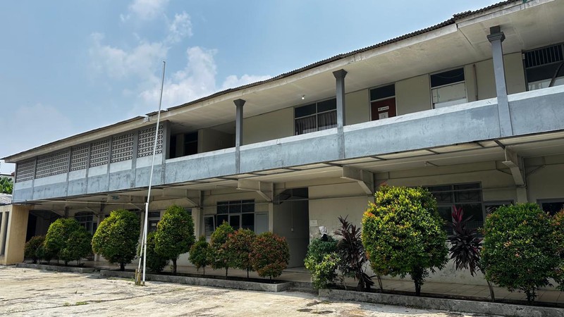 Dijual Gedung Bekas Sekolah dengan halaman luas lokasi di Pamulang