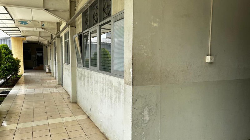 Dijual Gedung Bekas Sekolah dengan halaman luas lokasi di Pamulang