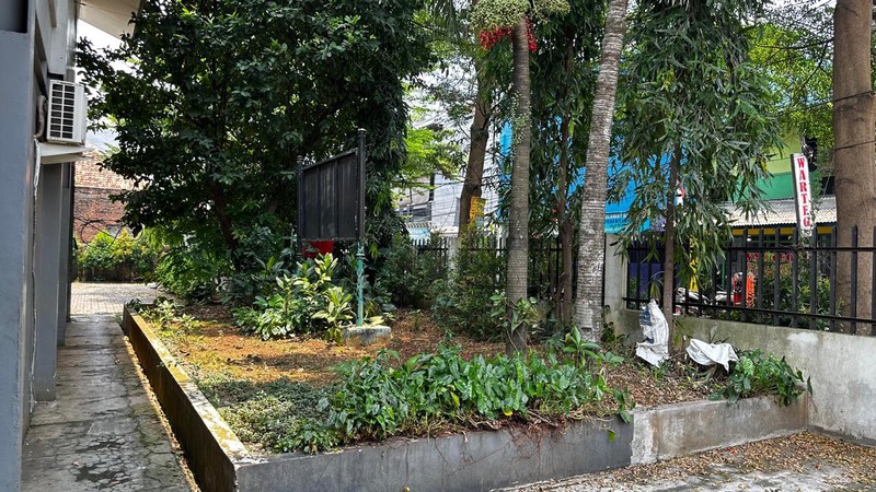 Dijual Gedung Bekas Sekolah dengan halaman luas lokasi di Pamulang