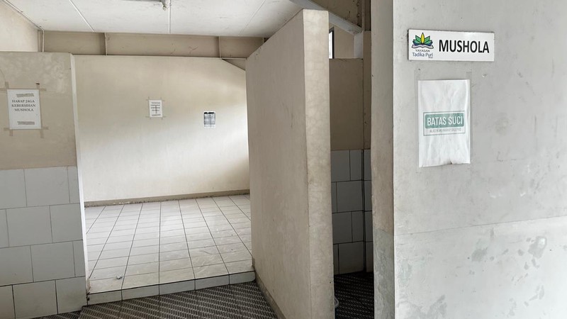 Dijual Gedung Bekas Sekolah dengan halaman luas lokasi di Pamulang