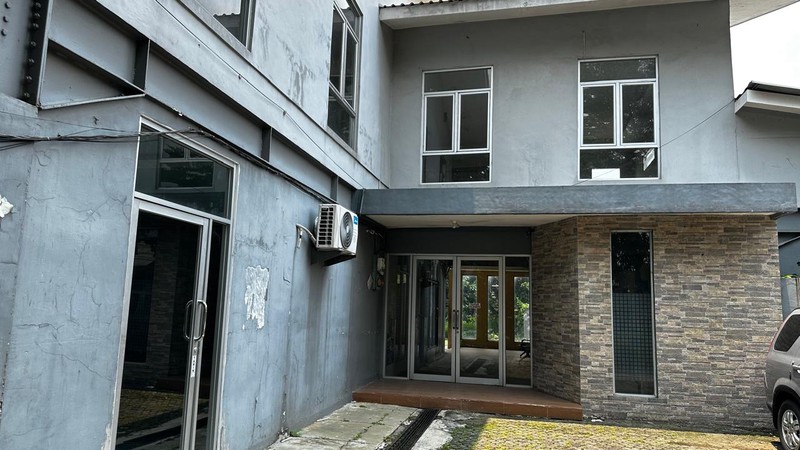 Dijual Gedung Bekas Sekolah dengan halaman luas lokasi di Pamulang