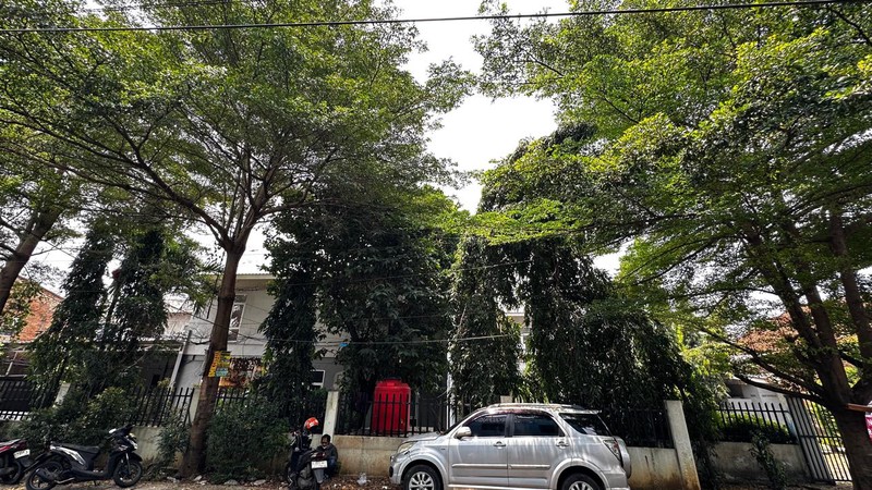 Dijual Gedung Bekas Sekolah dengan halaman luas lokasi di Pamulang