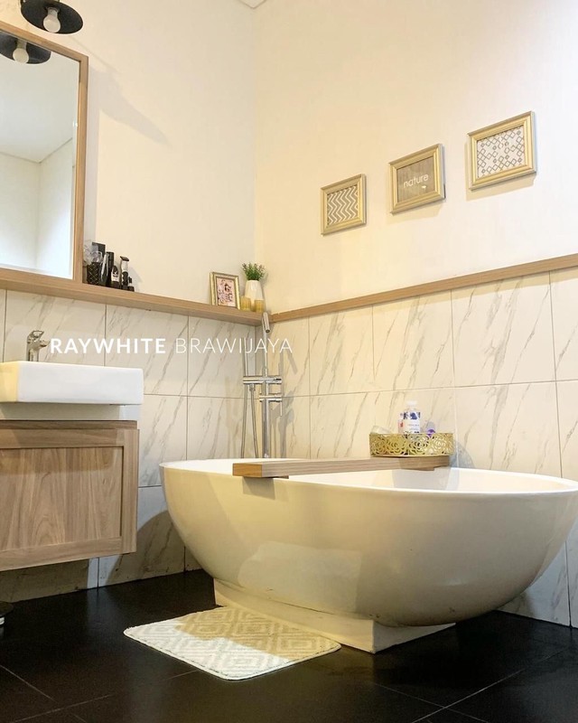 Rumah Modern Minimalis Area Serenia Hills - Cluster Titan