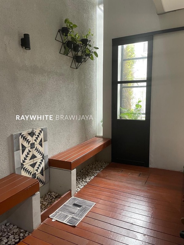 Rumah Modern Minimalis Area Serenia Hills - Cluster Titan