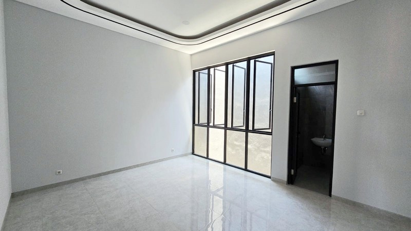 Rumah Baru Gress !!! di Manyar Tirtoyoso Utara Surabaya Timur, Minimalis, 2 Lantai... READY 2 UNIT BURUANN !!!