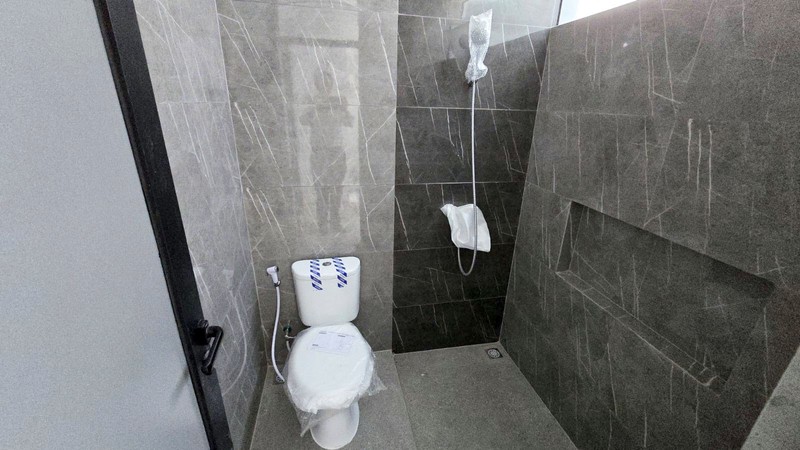 Rumah Baru Gress !!! di Manyar Tirtoyoso Utara Surabaya Timur, Minimalis, 2 Lantai... READY 2 UNIT BURUANN !!!