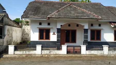 Rumah Tinggal Di Perumahan Dekat Transmart, Maguwohaejo, Depok, Sleman