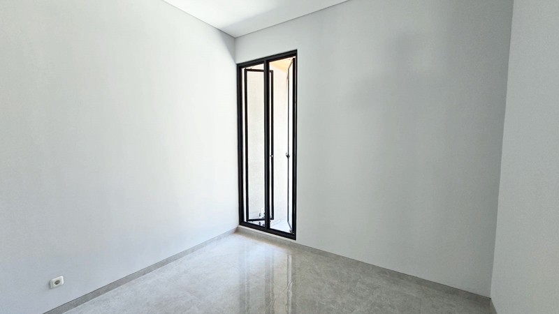Rumah Baru Gress !!! di Manyar Tirtoyoso Utara Surabaya Timur, Minimalis, 2 Lantai... READY 2 UNIT BURUANN !!!