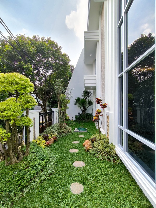 Rumah Besar,mewah,dalam cluster,securty 24 jam di Bintaro Jaya 9
