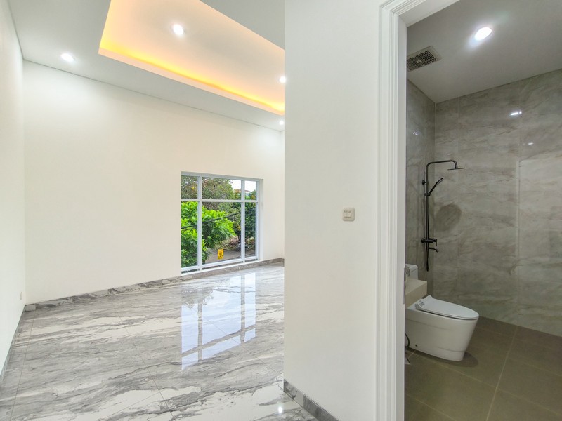 Rumah Besar,mewah,dalam cluster,securty 24 jam di Bintaro Jaya 9
