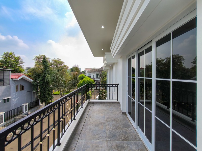 Rumah Besar,mewah,dalam cluster,securty 24 jam di Bintaro Jaya 9