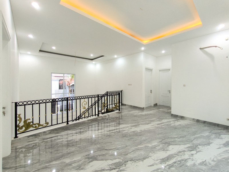 Rumah Besar,mewah,dalam cluster,securty 24 jam di Bintaro Jaya 9