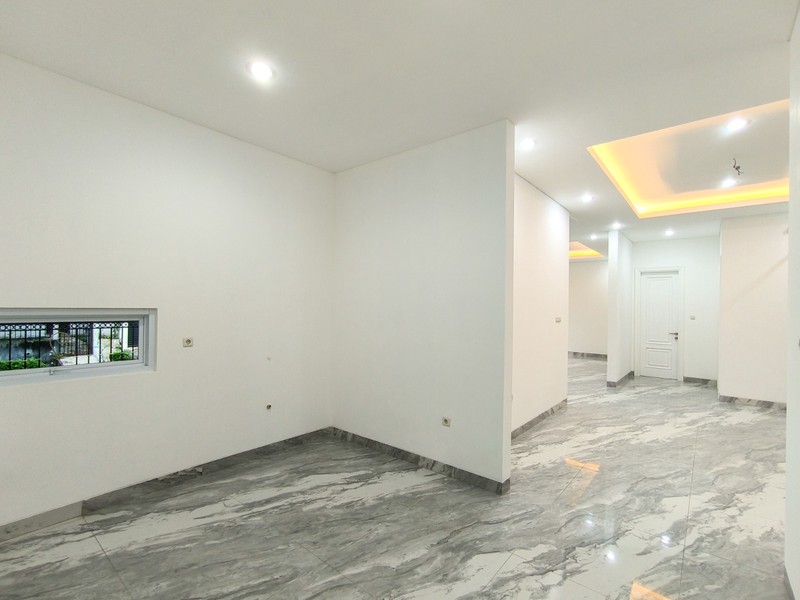 Rumah Besar,mewah,dalam cluster,securty 24 jam di Bintaro Jaya 9