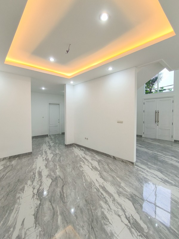 Rumah Besar,mewah,dalam cluster,securty 24 jam di Bintaro Jaya 9