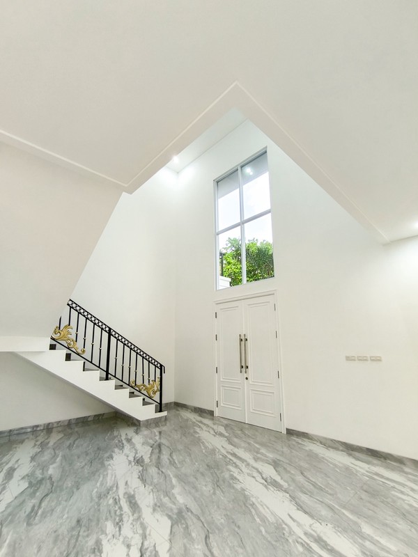 Rumah Besar,mewah,dalam cluster,securty 24 jam di Bintaro Jaya 9