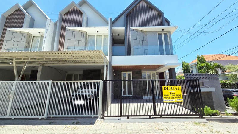 Rumah Baru Gress !!! di Manyar Tirtoyoso Utara Surabaya Timur, Minimalis, 2 Lantai, Lokasi Hook/Pojokan... SUDAH READY BURUANN !!!