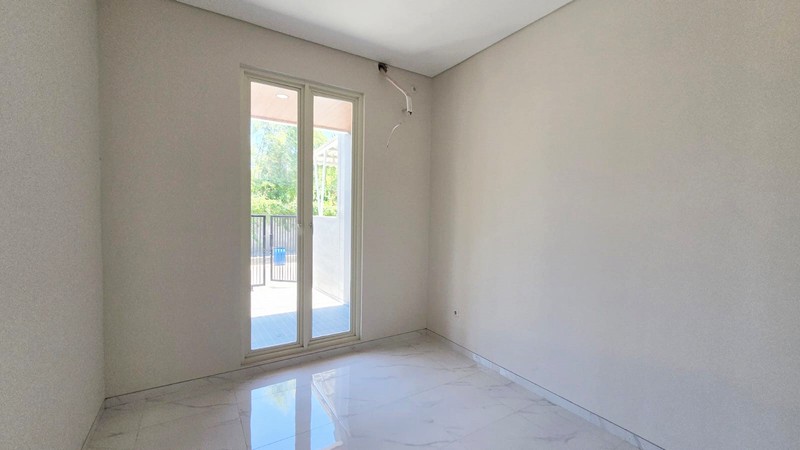 Rumah Baru Gress !!! di Manyar Tirtoyoso Utara Surabaya Timur, Minimalis, 2 Lantai, Lokasi Hook/Pojokan... SUDAH READY BURUANN !!!