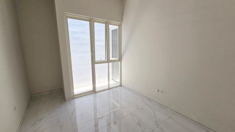 Rumah Baru Gress !!! di Manyar Tirtoyoso Utara Surabaya Timur, Minimalis, 2 Lantai, Lokasi Hook/Pojokan... SUDAH READY BURUANN !!!