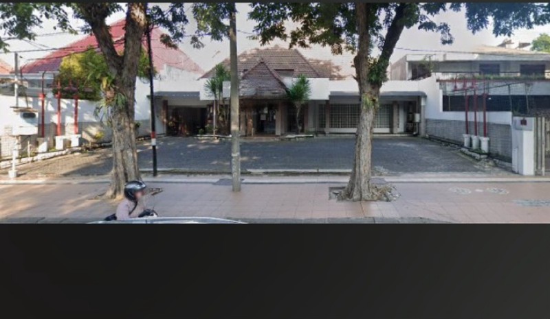 Dijual Rumah 863 m2 Rumah Raya Darmo - Tegalsari - Surabaya Pusat - Nol Jalan Raya - Parkiran Mobil Luas - Surat SHM - Cocok Buat Segala Usaha , Kantor, Bank, Resto, Cafe
