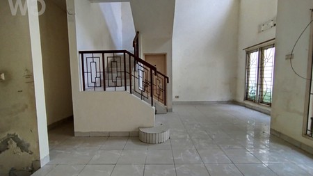 Dijual Rumah di Grand Wisata - Arsitektur Klasik, Lokasi Terbaik & Harga Menarik