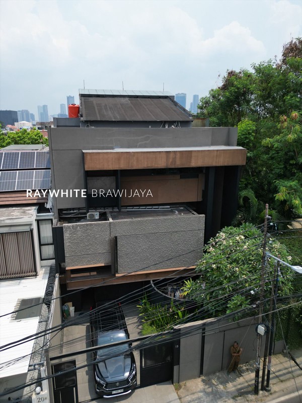 Rumah Modern Lokasi Strategis Area Bangka Kemang