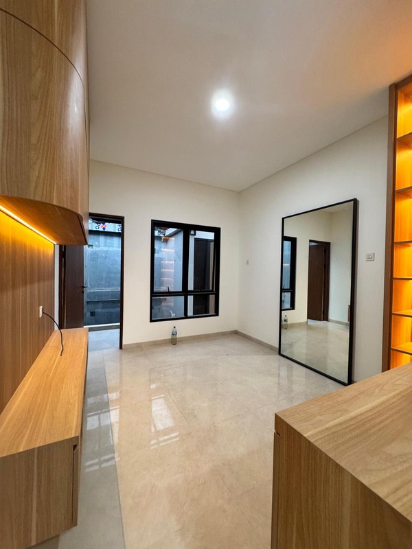 Rumah Hunian Semi Furnished, Di Daerah Duren Sawit, Jakarta Timur