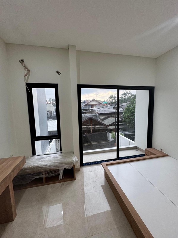 Rumah Hunian Semi Furnished, Di Daerah Duren Sawit, Jakarta Timur