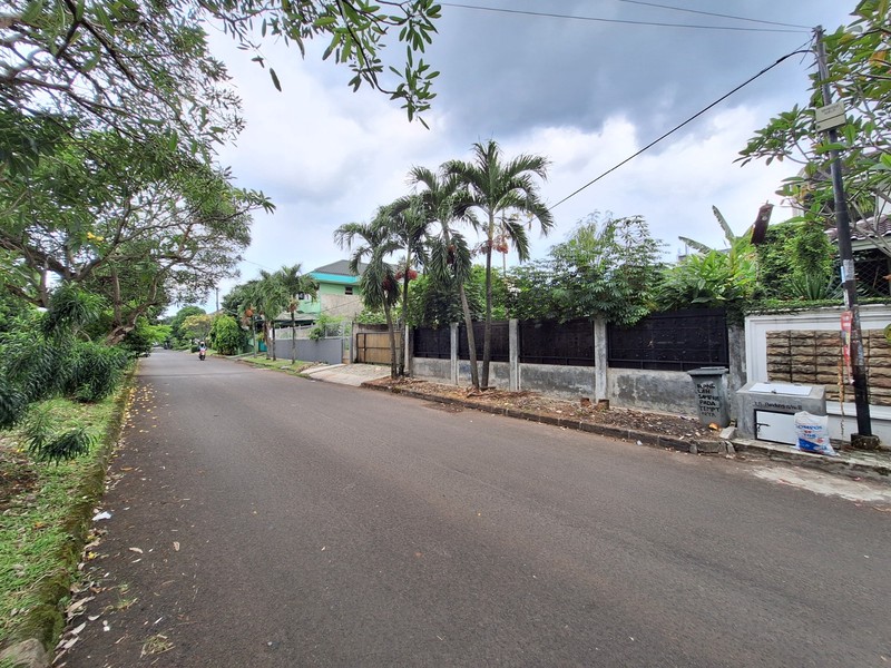 Dijual Tanah 450 m2 Akses Jalan Lebar di Cinere