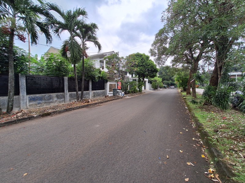 Dijual Tanah 450 m2 Akses Jalan Lebar di Cinere